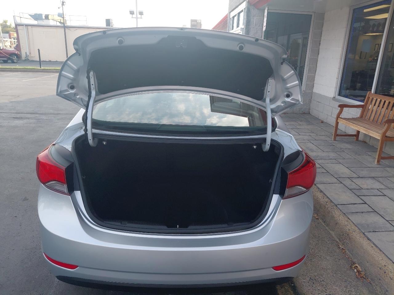 Hyundai Elantra 4dr Sdn Auto SE (Ulsan Plant) 2014