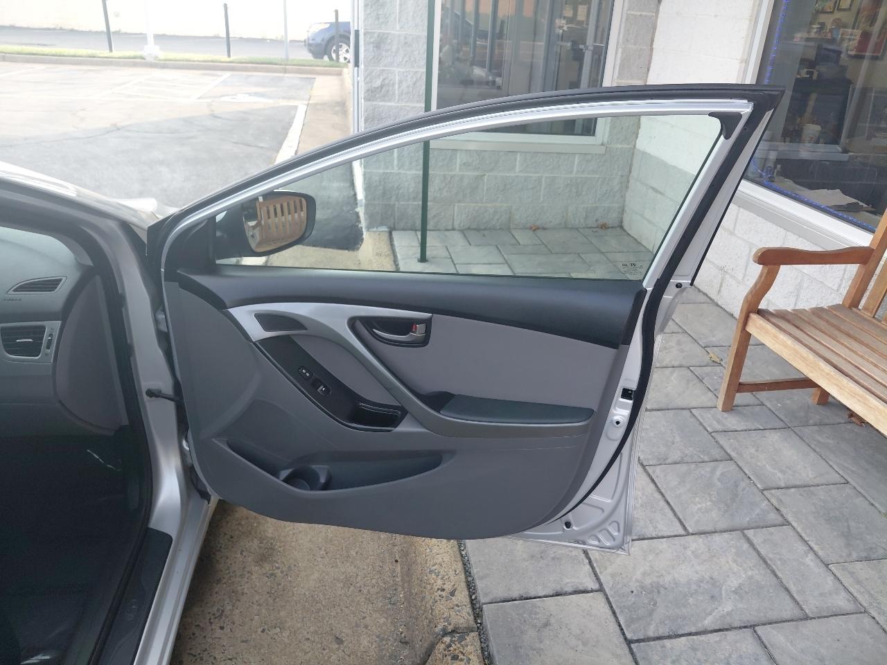 Hyundai Elantra 4dr Sdn Auto SE (Ulsan Plant) 2014