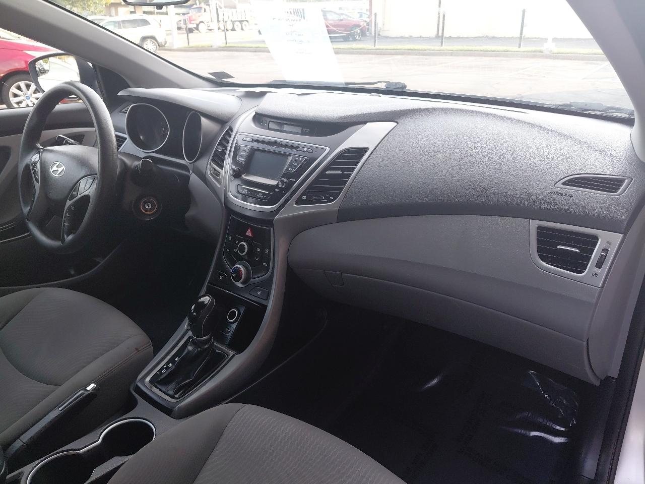 Hyundai Elantra 4dr Sdn Auto SE (Ulsan Plant) 2014