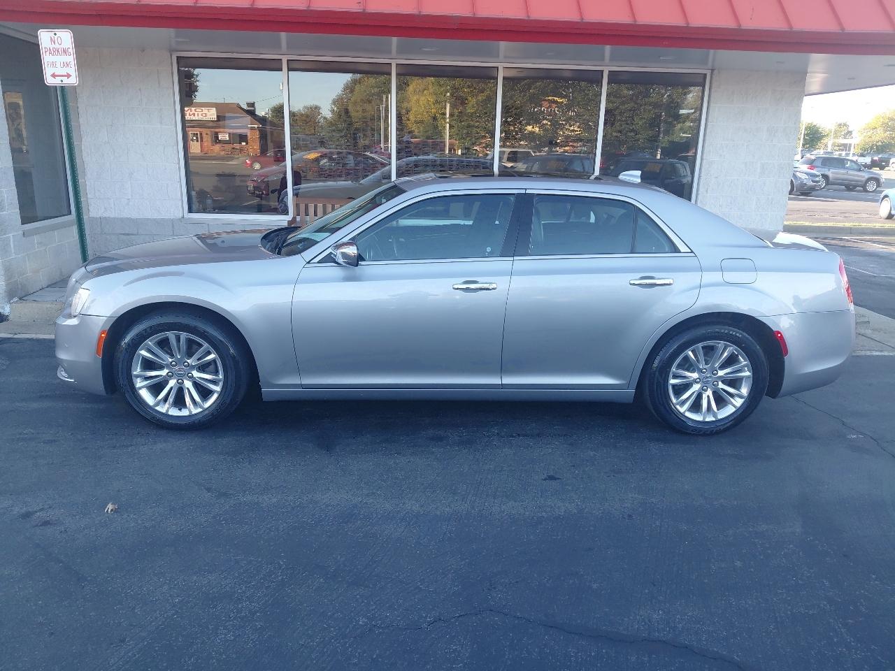 Chrysler 300 4dr Sdn 300C RWD 2016