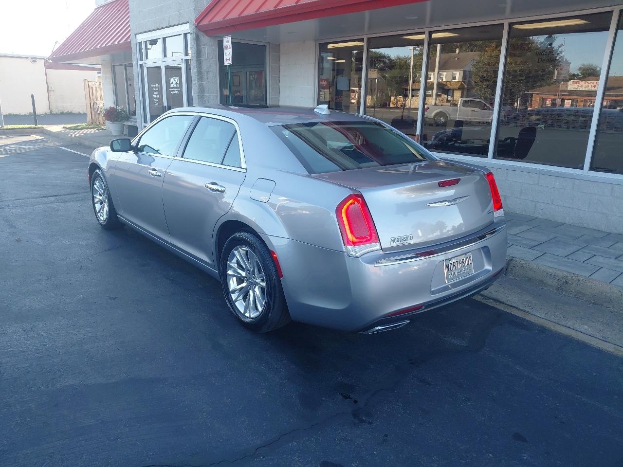Chrysler 300 4dr Sdn 300C RWD 2016
