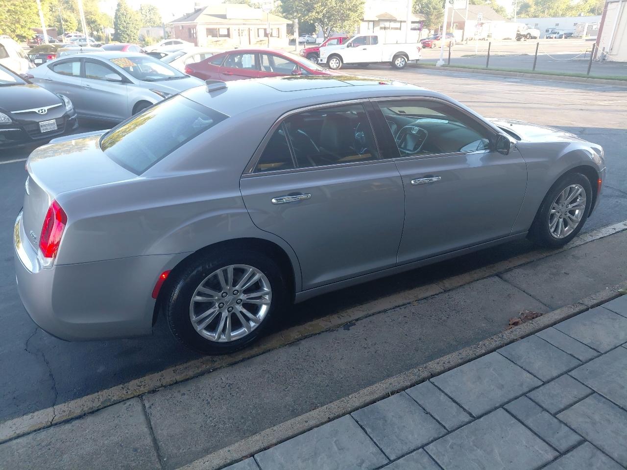 Chrysler 300 4dr Sdn 300C RWD 2016