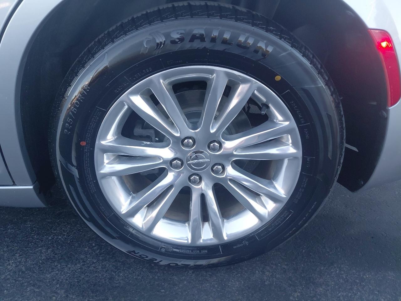 Chrysler 300 4dr Sdn 300C RWD 2016