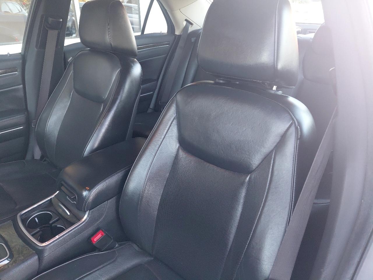 Chrysler 300 4dr Sdn 300C RWD 2016