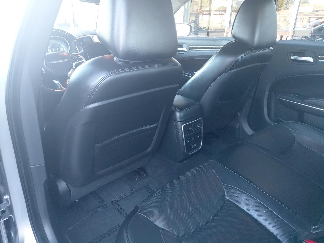 Chrysler 300 4dr Sdn 300C RWD 2016