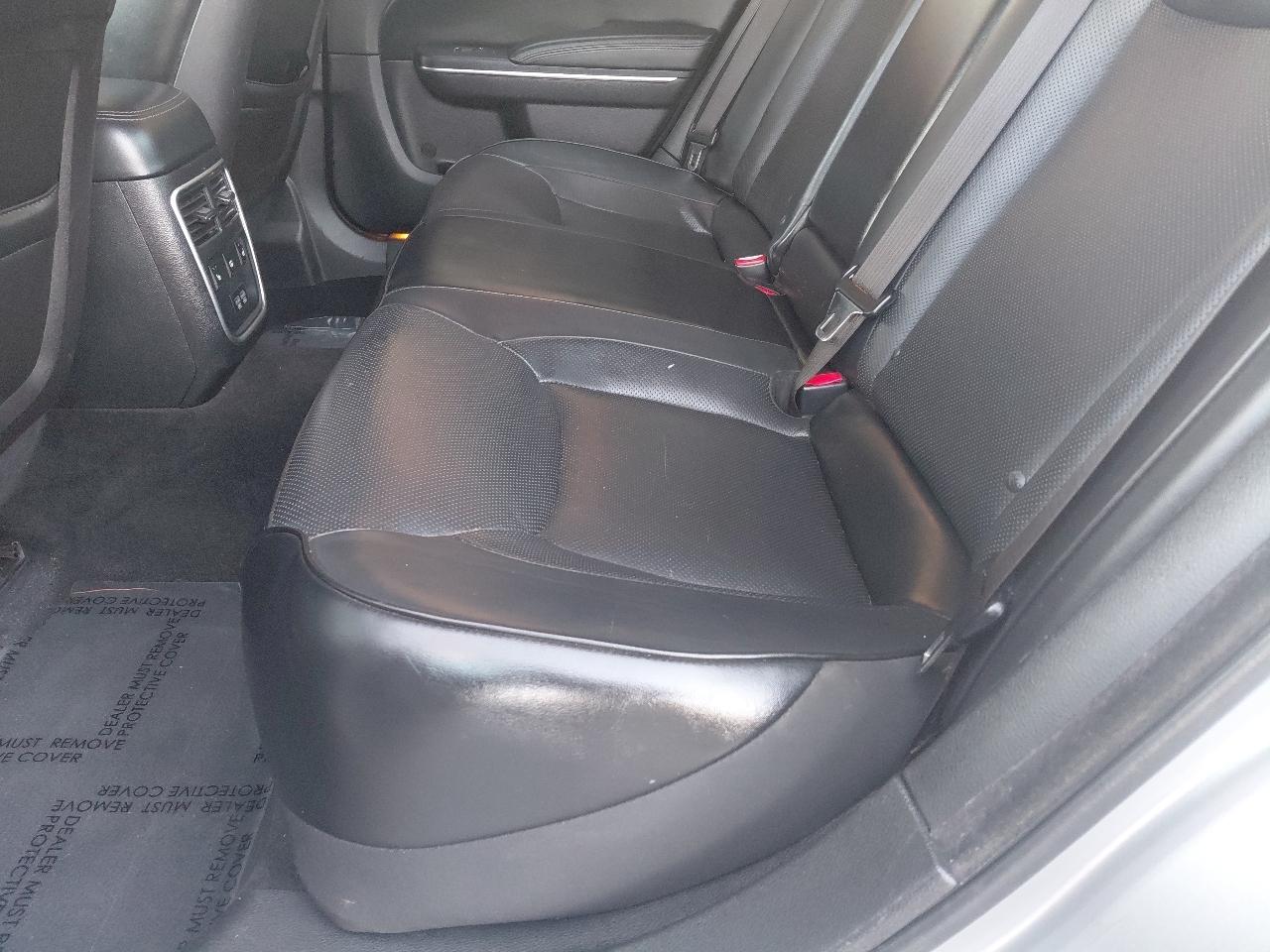 Chrysler 300 4dr Sdn 300C RWD 2016