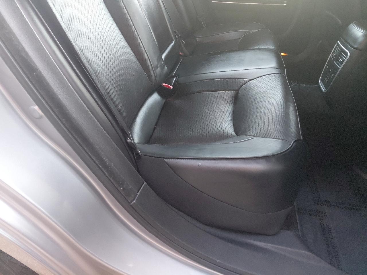 Chrysler 300 4dr Sdn 300C RWD 2016