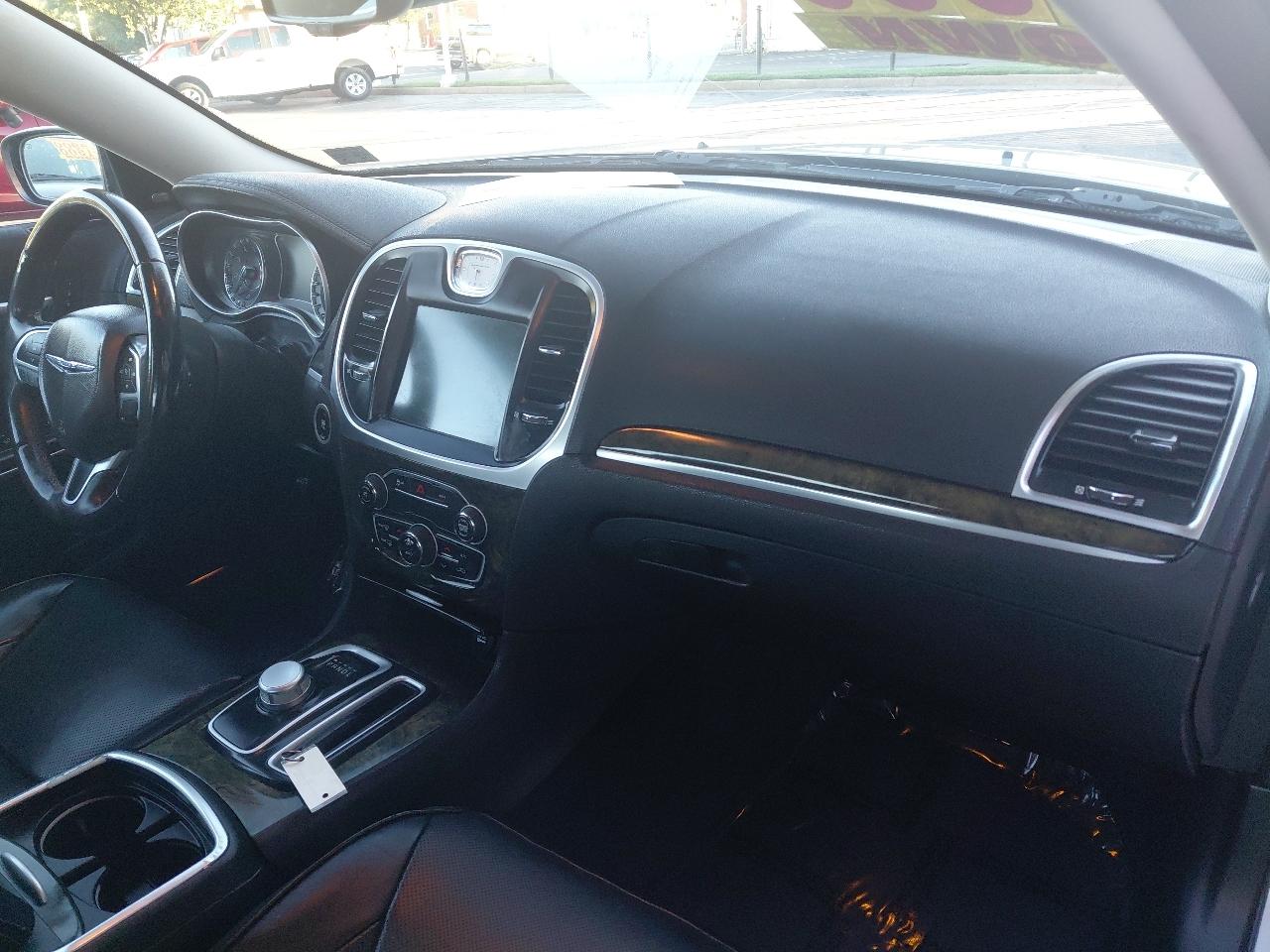 Chrysler 300 4dr Sdn 300C RWD 2016