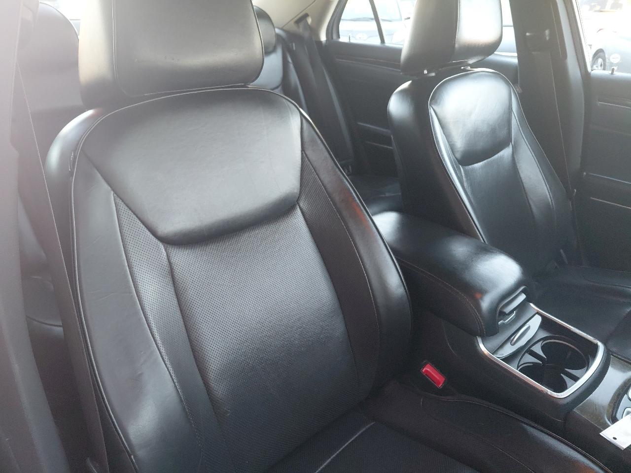 Chrysler 300 4dr Sdn 300C RWD 2016