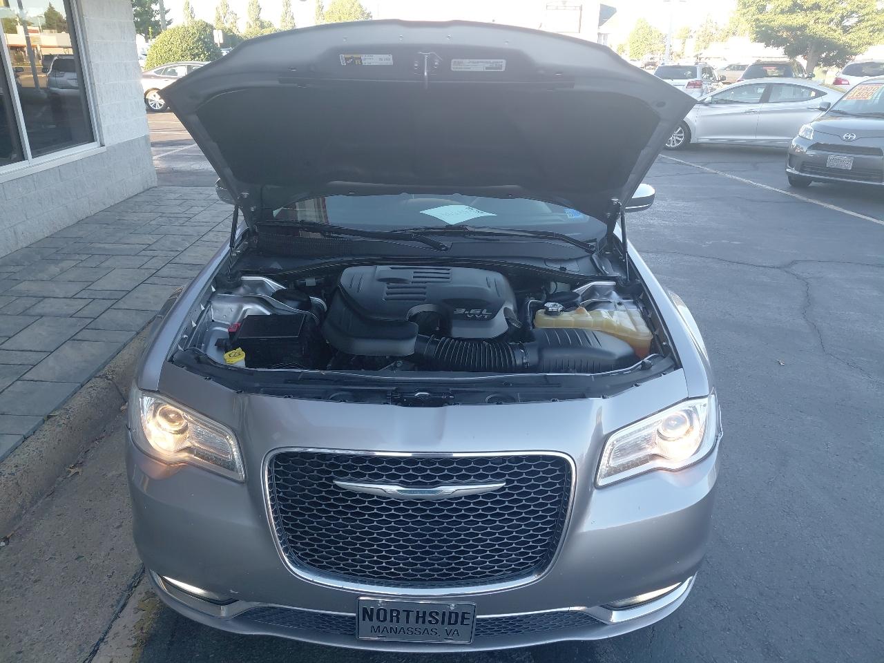 Chrysler 300 4dr Sdn 300C RWD 2016