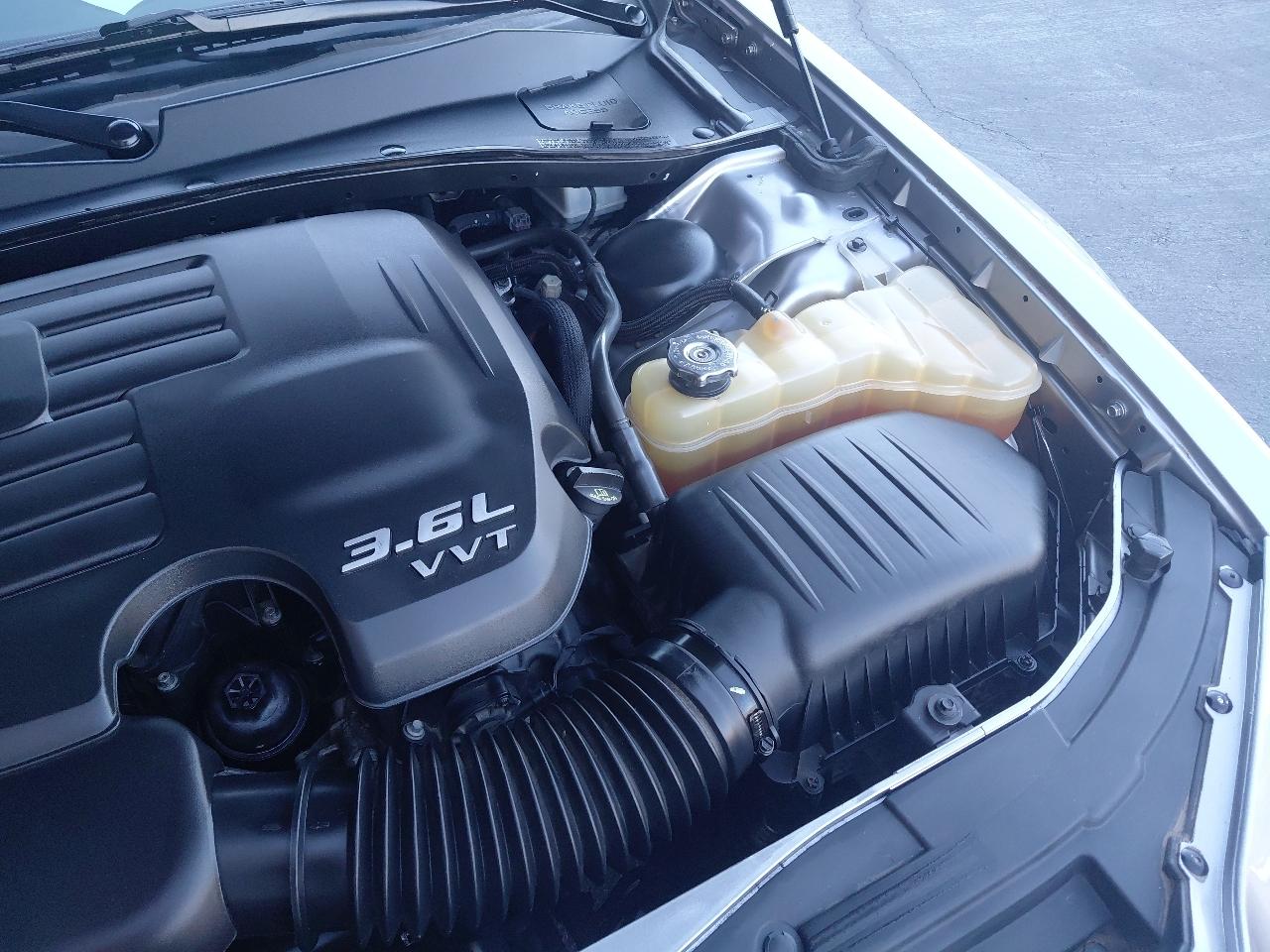 Chrysler 300 4dr Sdn 300C RWD 2016