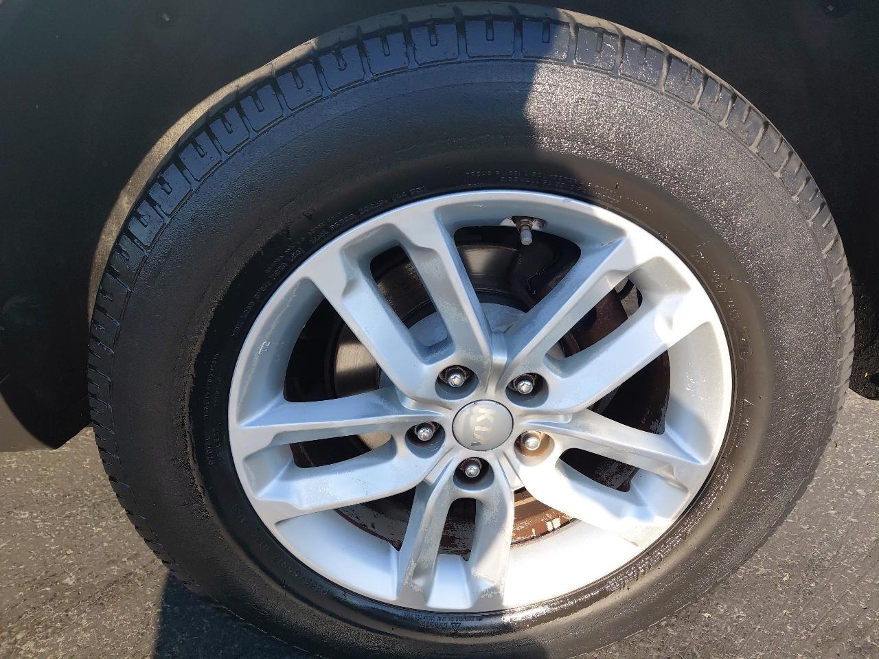 Kia Sorento AWD 4dr V6 LX 2015