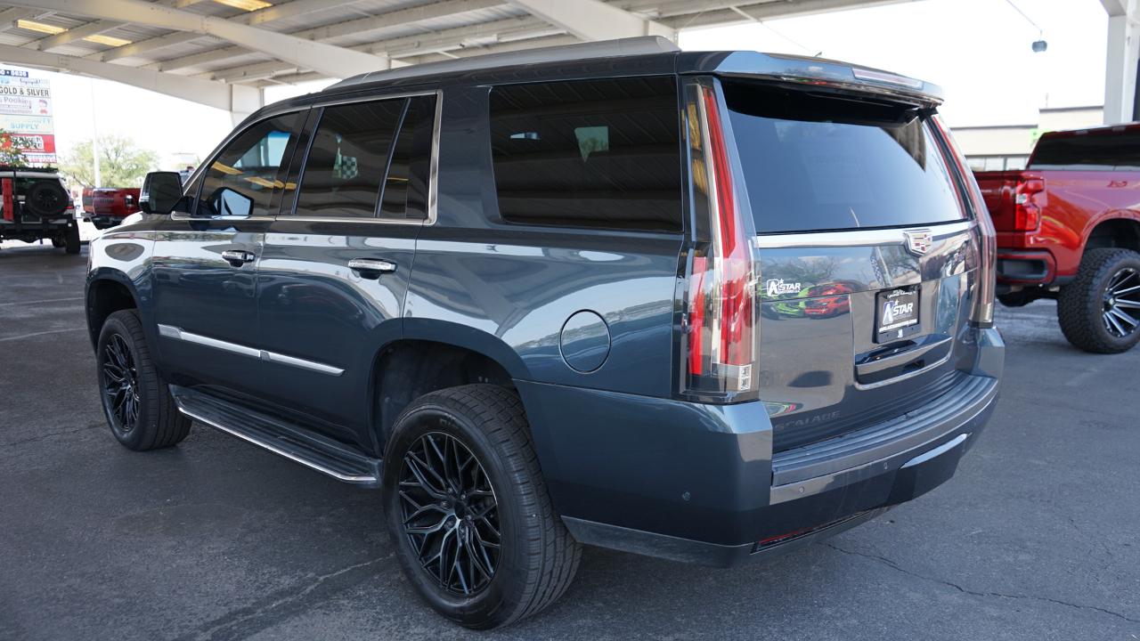 Cadillac Escalade Luxury 2WD 2020