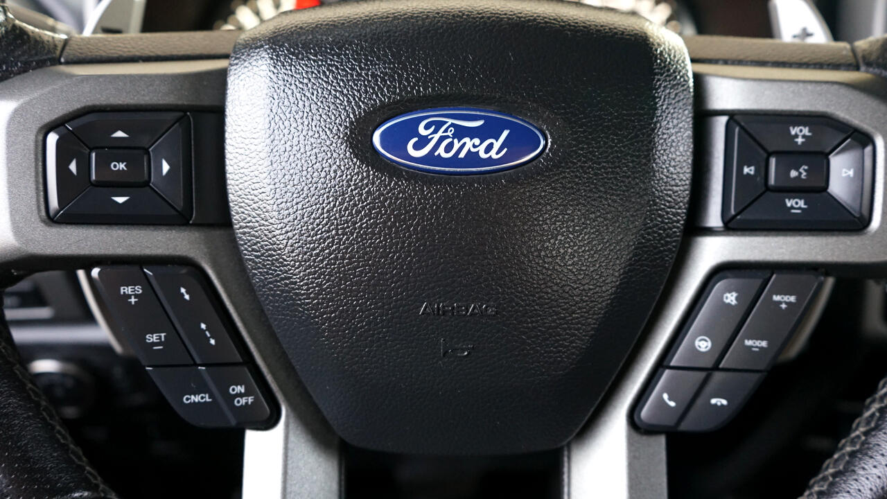2019 Ford F-150 Raptor photo 17