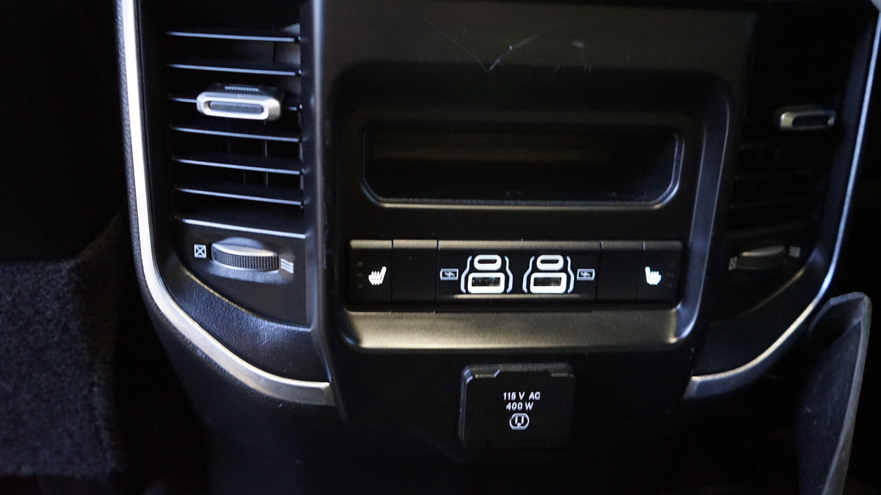 RAM 3500 Laramie Crew Cab LWB 4WD DRW 2022