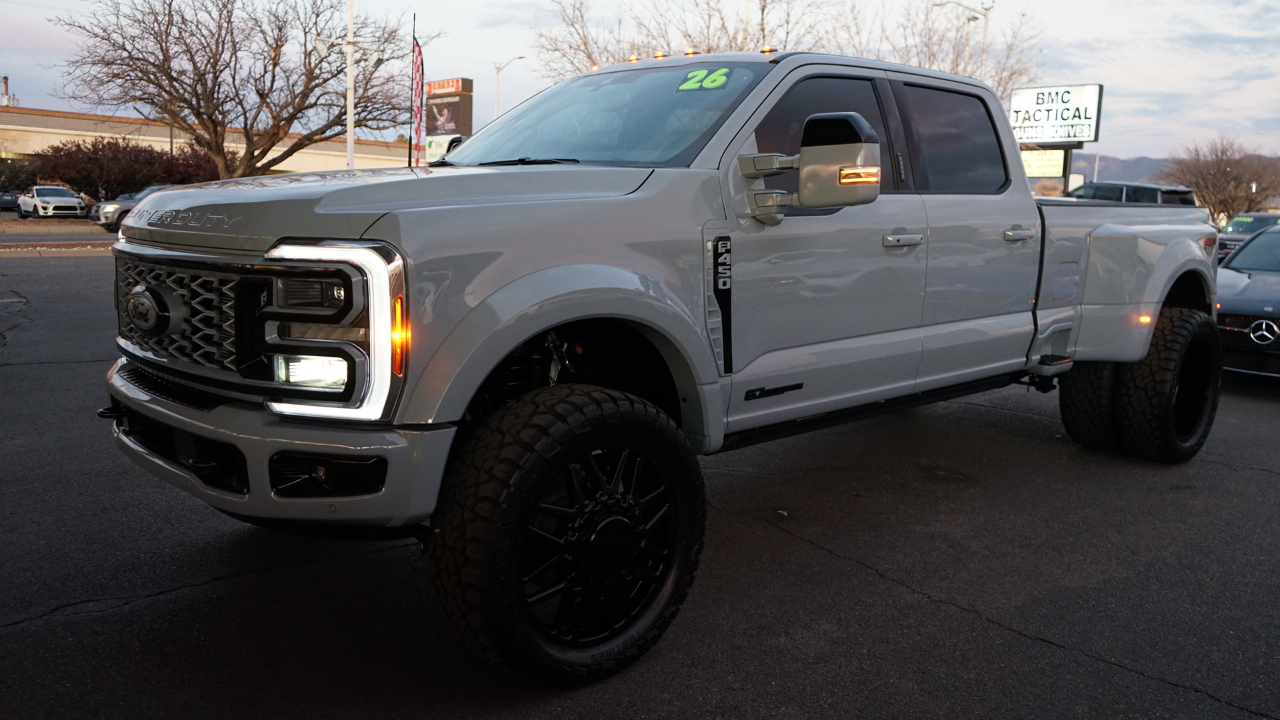 Ford Super Duty F-350 DRW Platinum 4WD Crew Cab 8' Box 2026