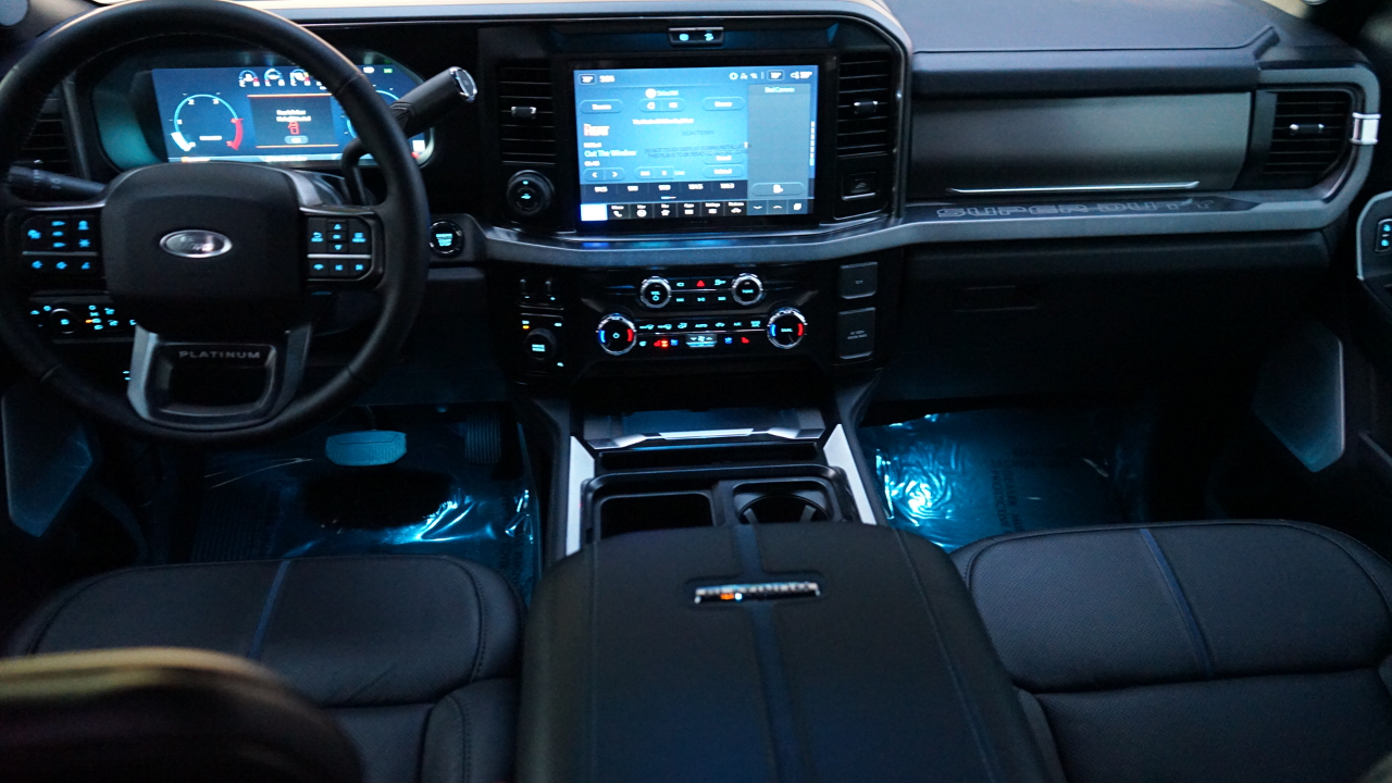 Ford Super Duty F-350 DRW Platinum 4WD Crew Cab 8' Box 2026