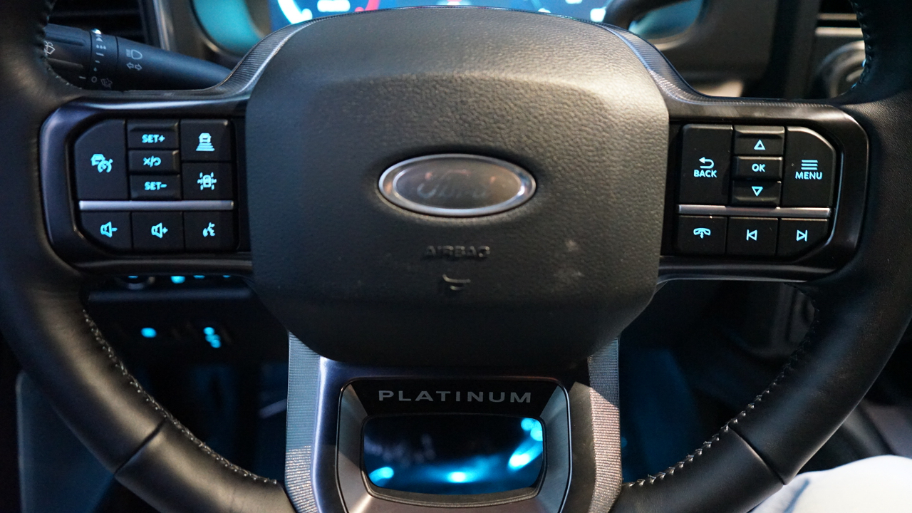 Ford Super Duty F-350 DRW Platinum 4WD Crew Cab 8' Box 2026