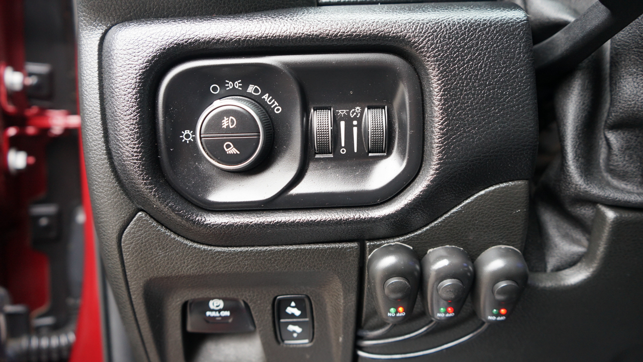 RAM 1500 Big Horn Crew Cab LWB 4WD 2019