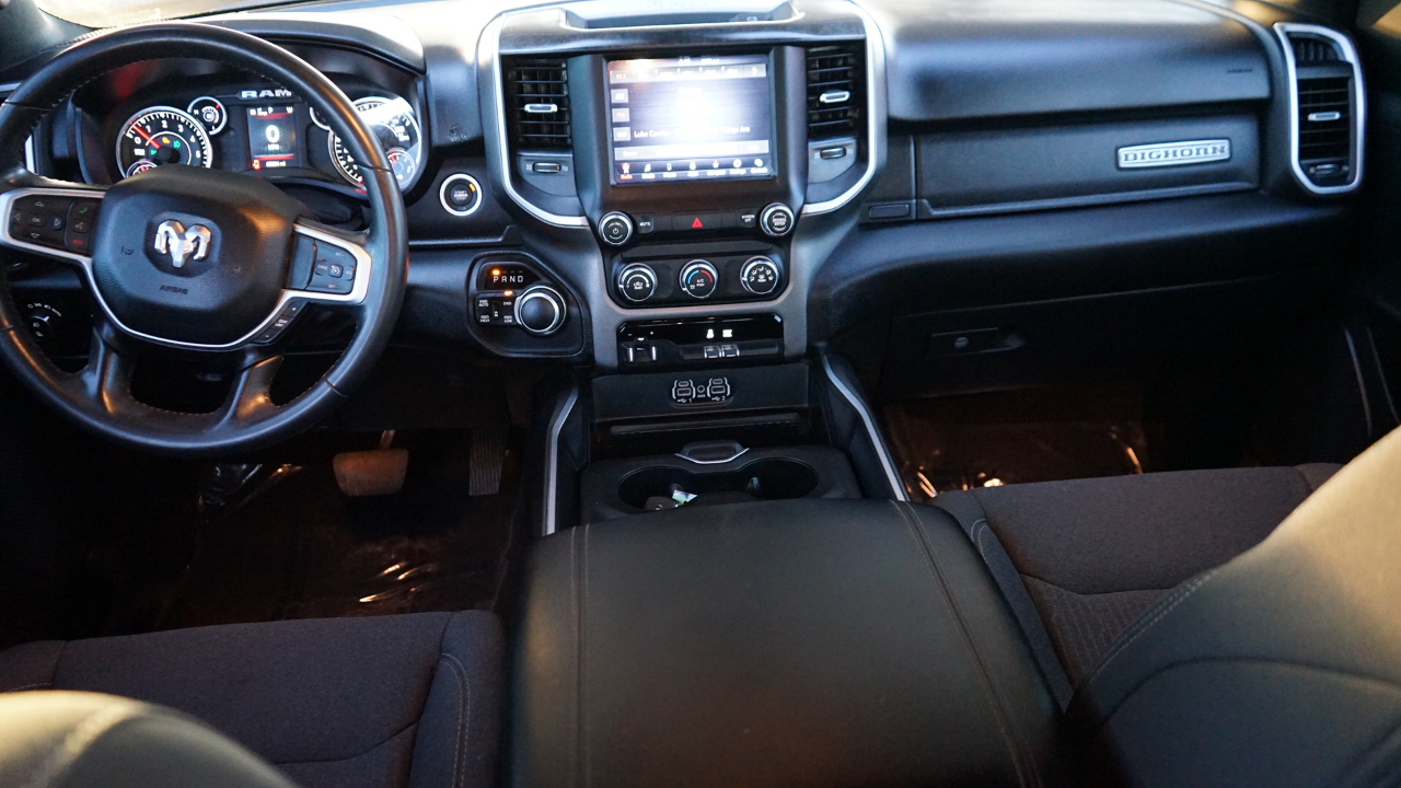 RAM 1500 Big Horn Quad Cab 4WD 2020