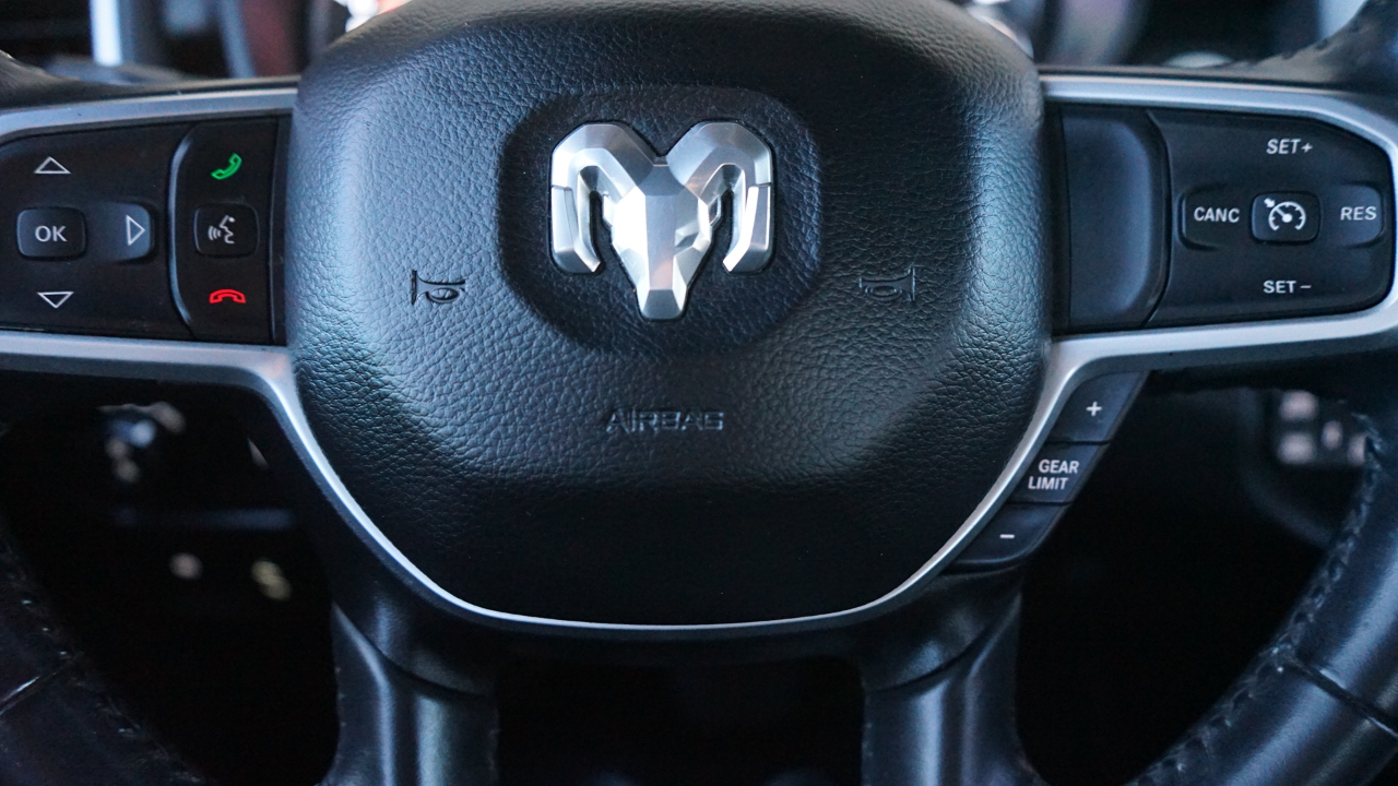 RAM 1500 Big Horn Quad Cab 4WD 2020