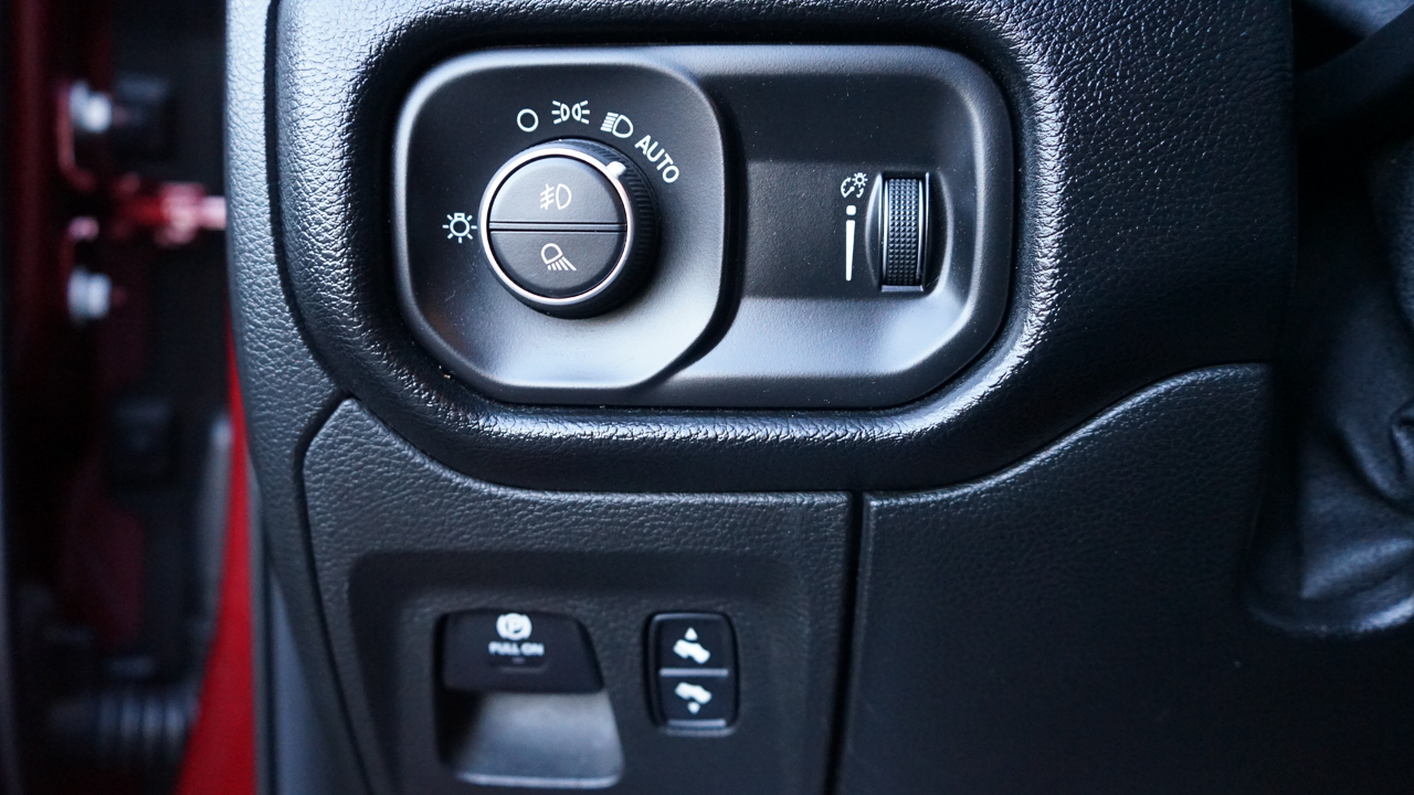 RAM 1500 Big Horn Quad Cab 4WD 2020