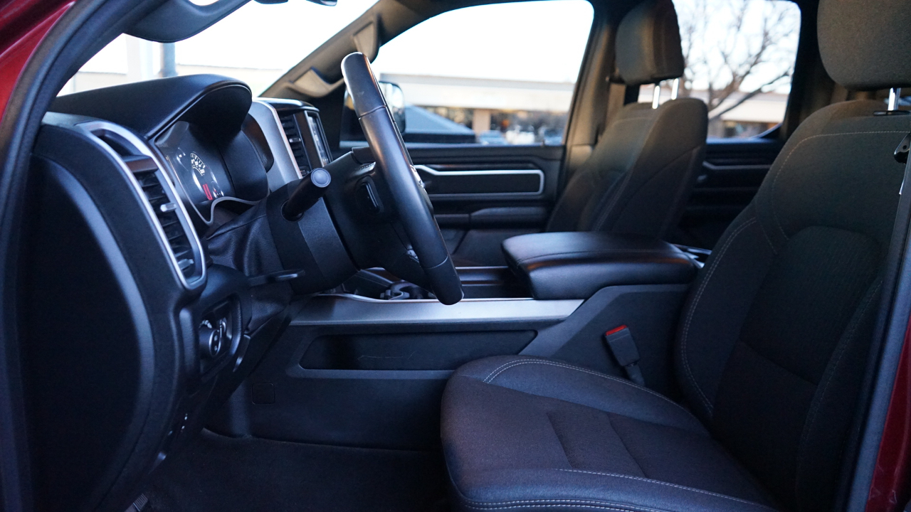 RAM 1500 Big Horn Quad Cab 4WD 2020