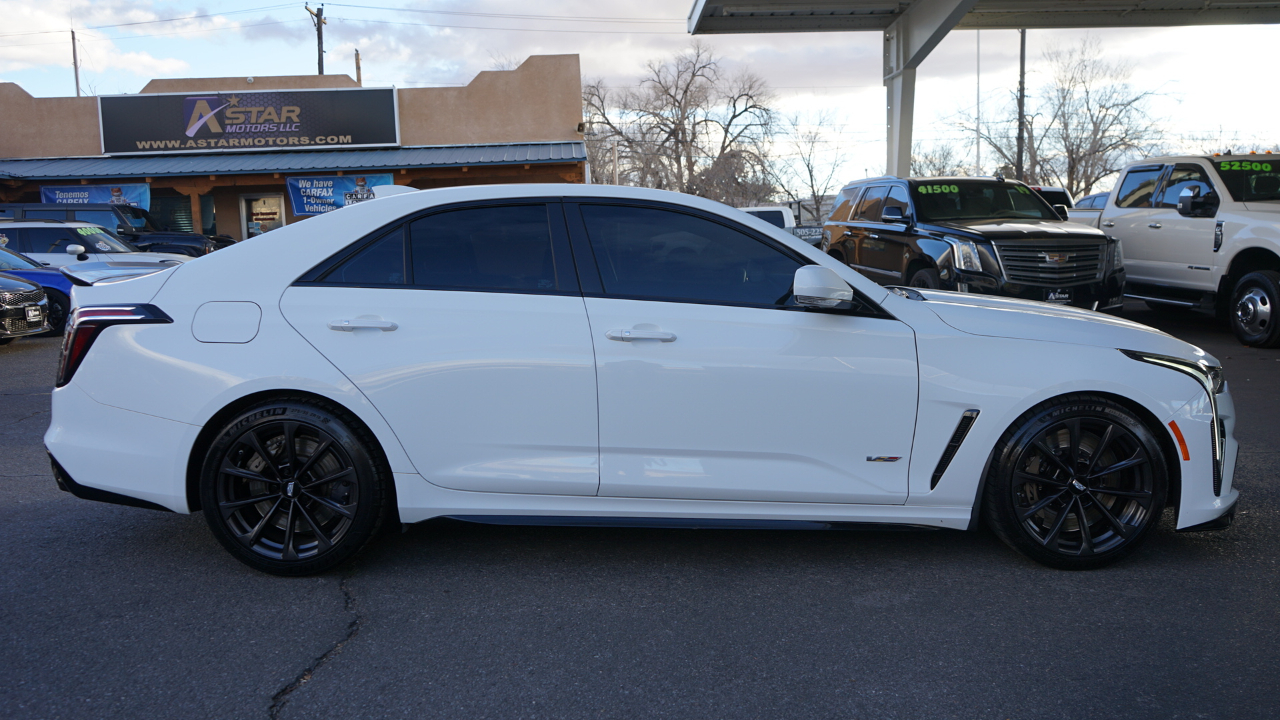 Cadillac CT4-V Blackwing Base 2022