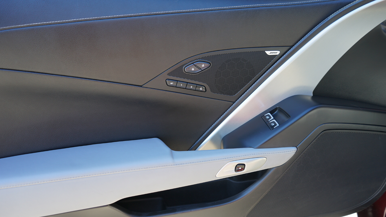 Chevrolet Corvette 2LT Coupe Automatic 2016