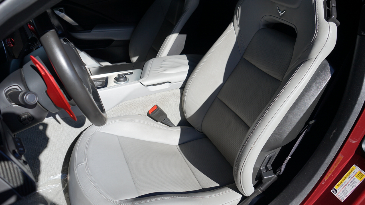 Chevrolet Corvette 2LT Coupe Automatic 2016