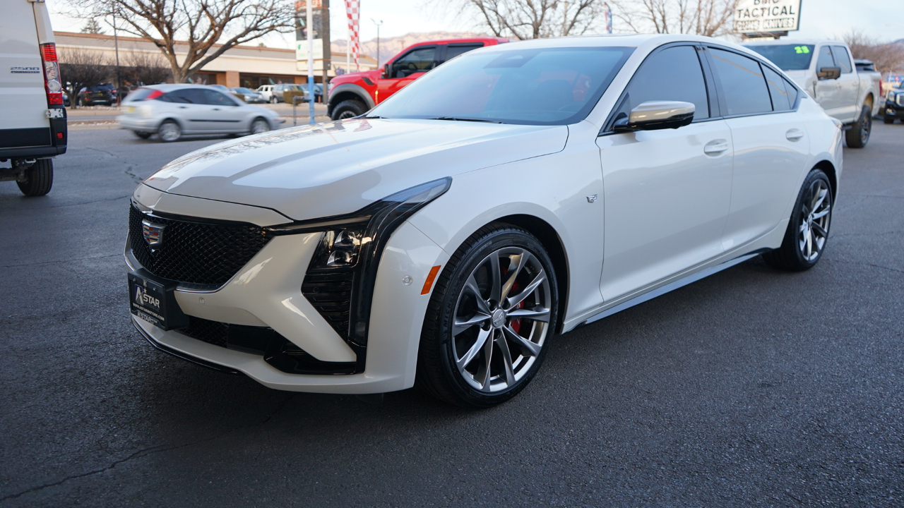 Cadillac CT5 Sport 2025