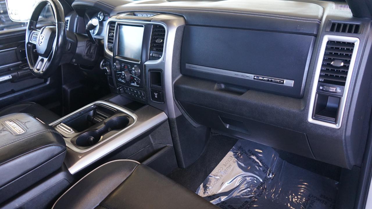 RAM 3500 Limited Crew Cab LWB 4WD DRW 2017