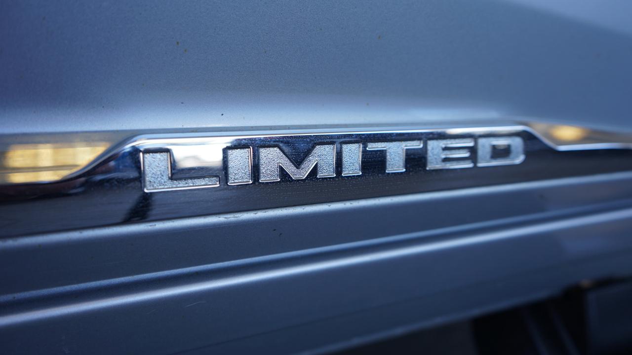 RAM 3500 Limited Crew Cab LWB 4WD DRW 2017