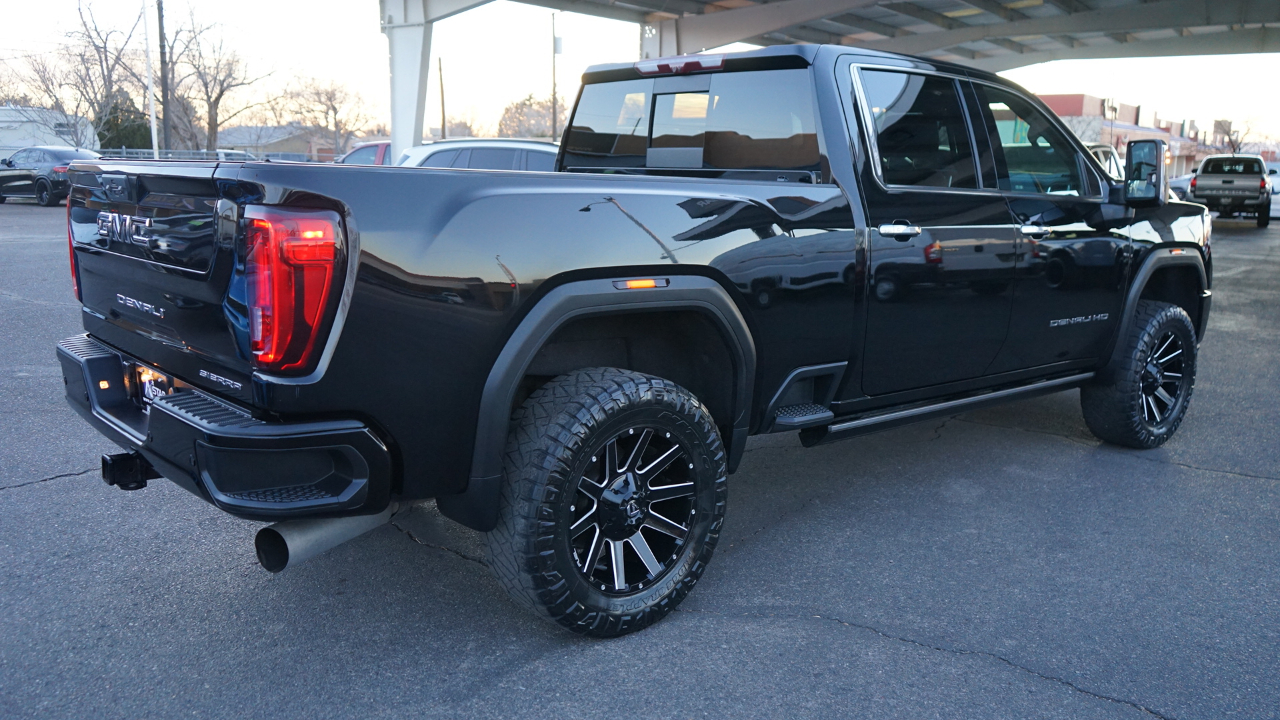 GMC Sierra 2500HD Denali Crew Cab 4WD SB 2023