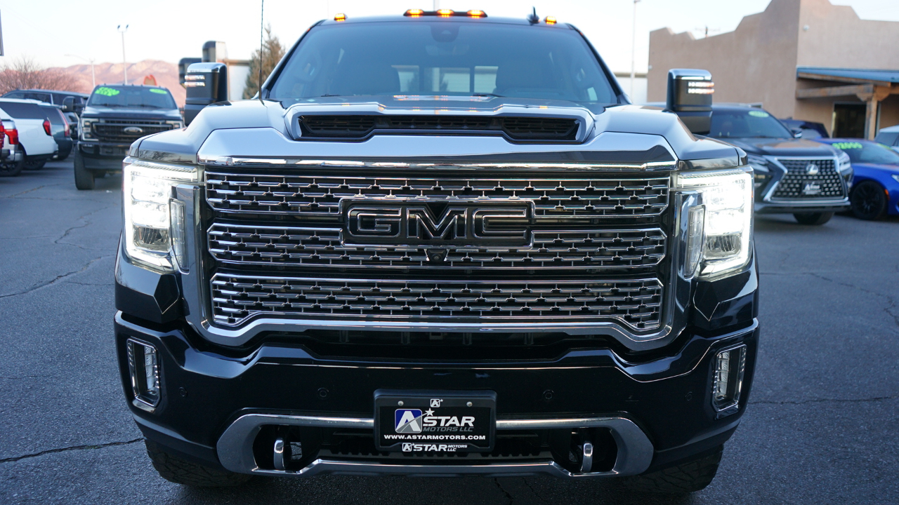 GMC Sierra 2500HD Denali Crew Cab 4WD SB 2023
