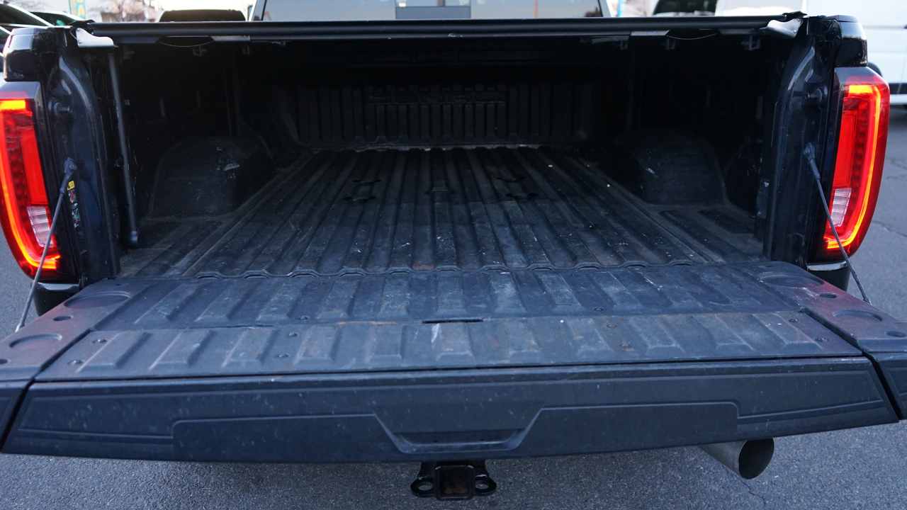 GMC Sierra 2500HD Denali Crew Cab 4WD SB 2023