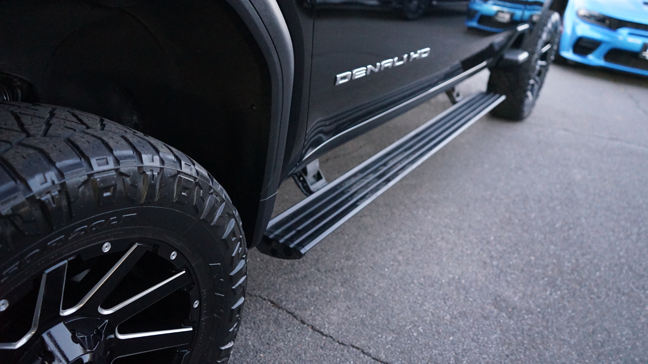 GMC Sierra 2500HD Denali Crew Cab 4WD SB 2023