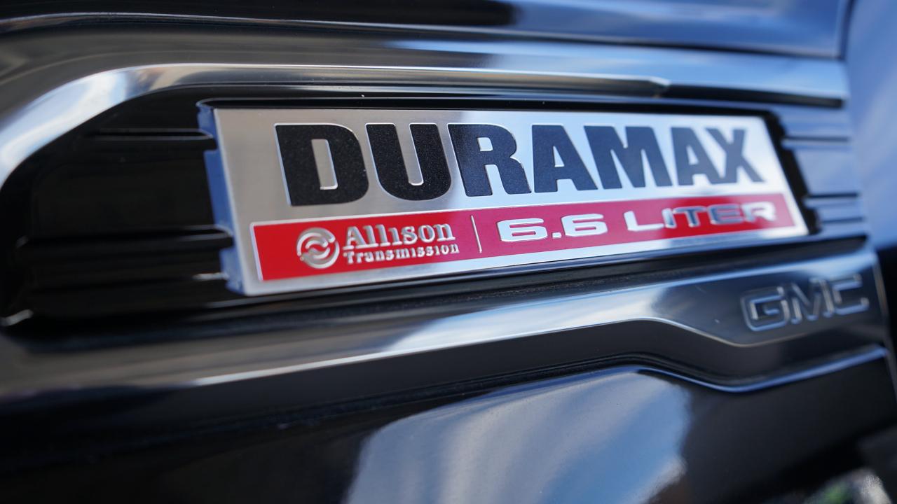 GMC Sierra 2500 AT4 Crew Cab 4WD SWB 2021