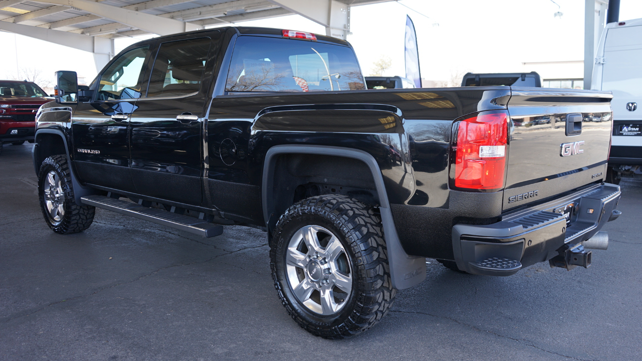GMC Sierra 2500HD 4WD Crew Cab 159" Denali 2019