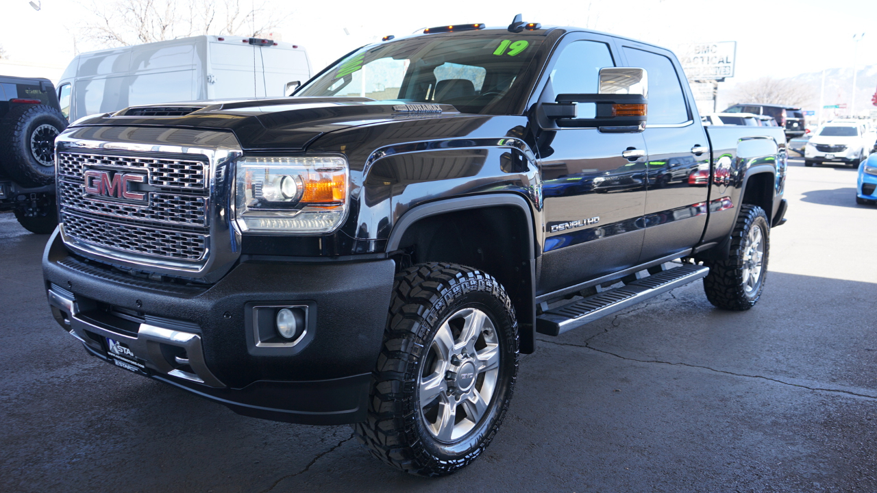 GMC Sierra 2500HD 4WD Crew Cab 159" Denali 2019