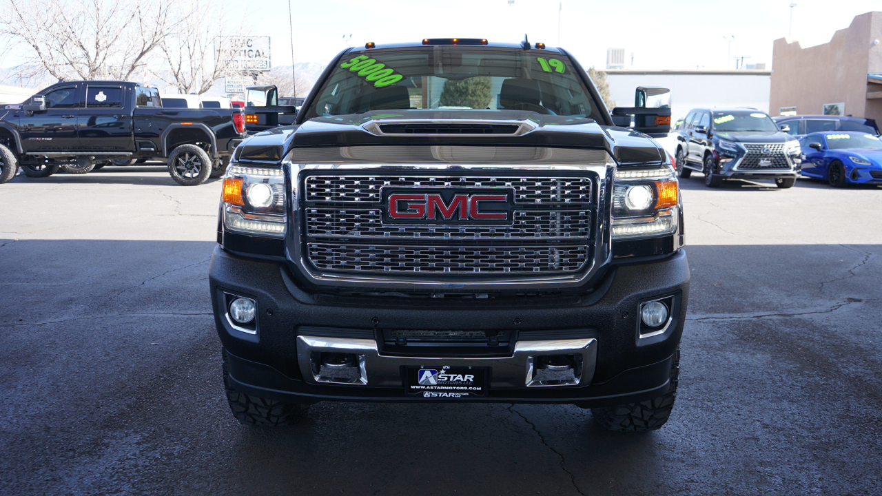 GMC Sierra 2500HD 4WD Crew Cab 159" Denali 2019
