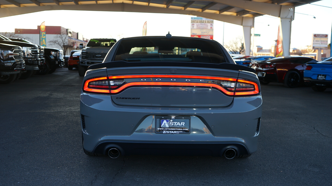 Dodge Charger 4dr Sdn R/T 392 Daytona Edition RWD 2017