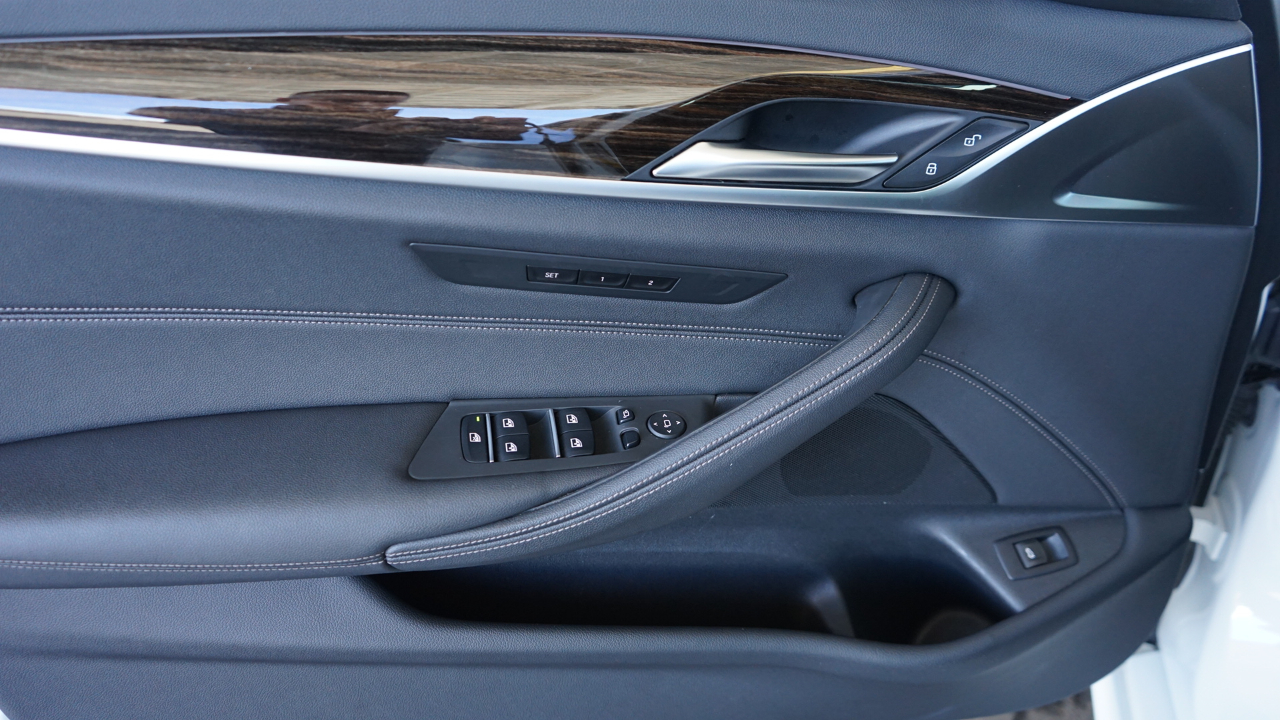 BMW 5-Series 530i xDrive 2023