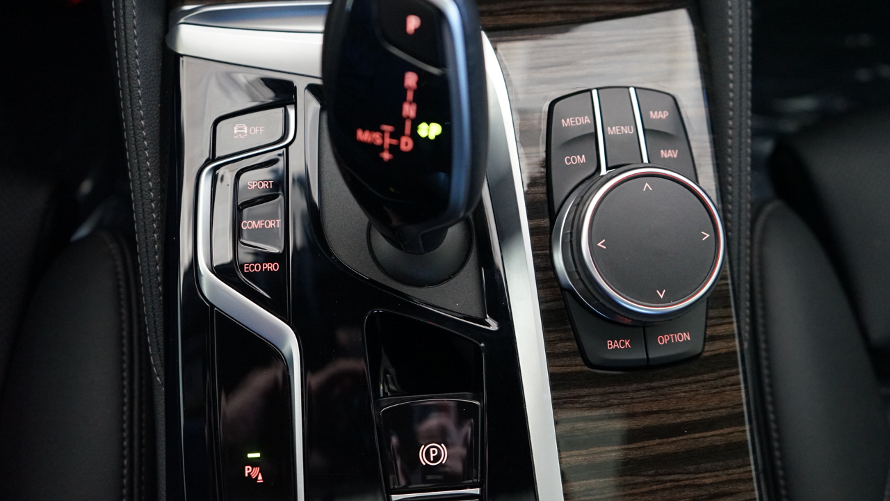 BMW 5-Series 530i xDrive 2023