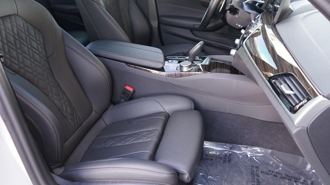 BMW 5-Series 530i xDrive 2023