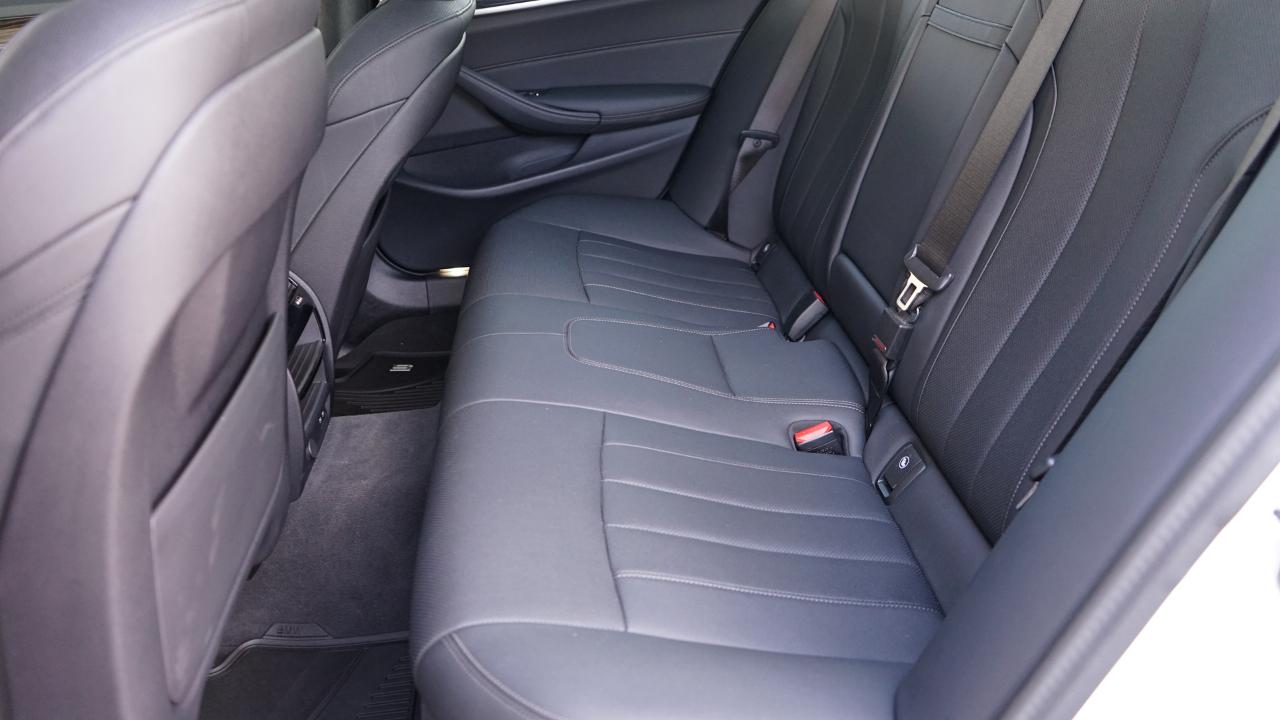 BMW 5-Series 530i xDrive 2023