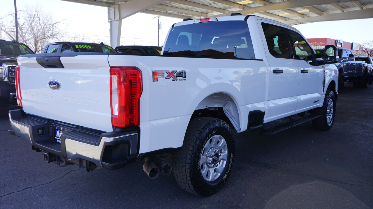Ford F-250 SD XLT Crew Cab 4WD 2024