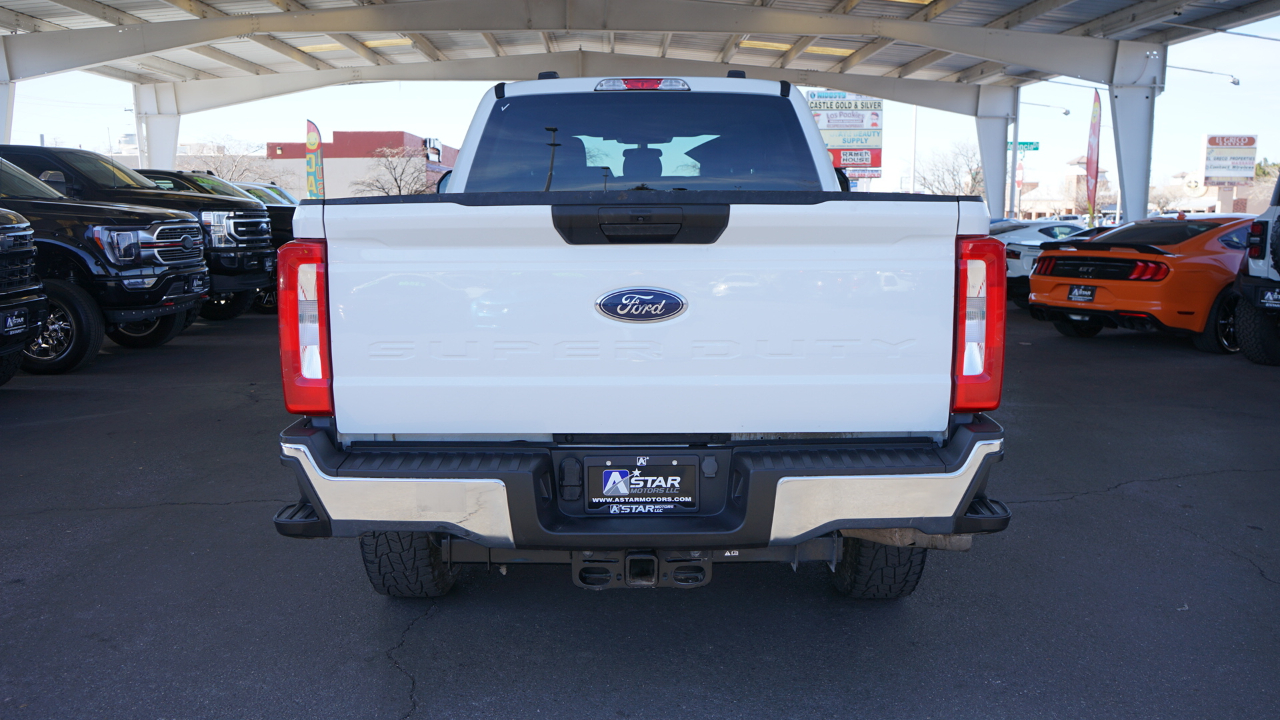 Ford F-250 SD XLT Crew Cab 4WD 2024