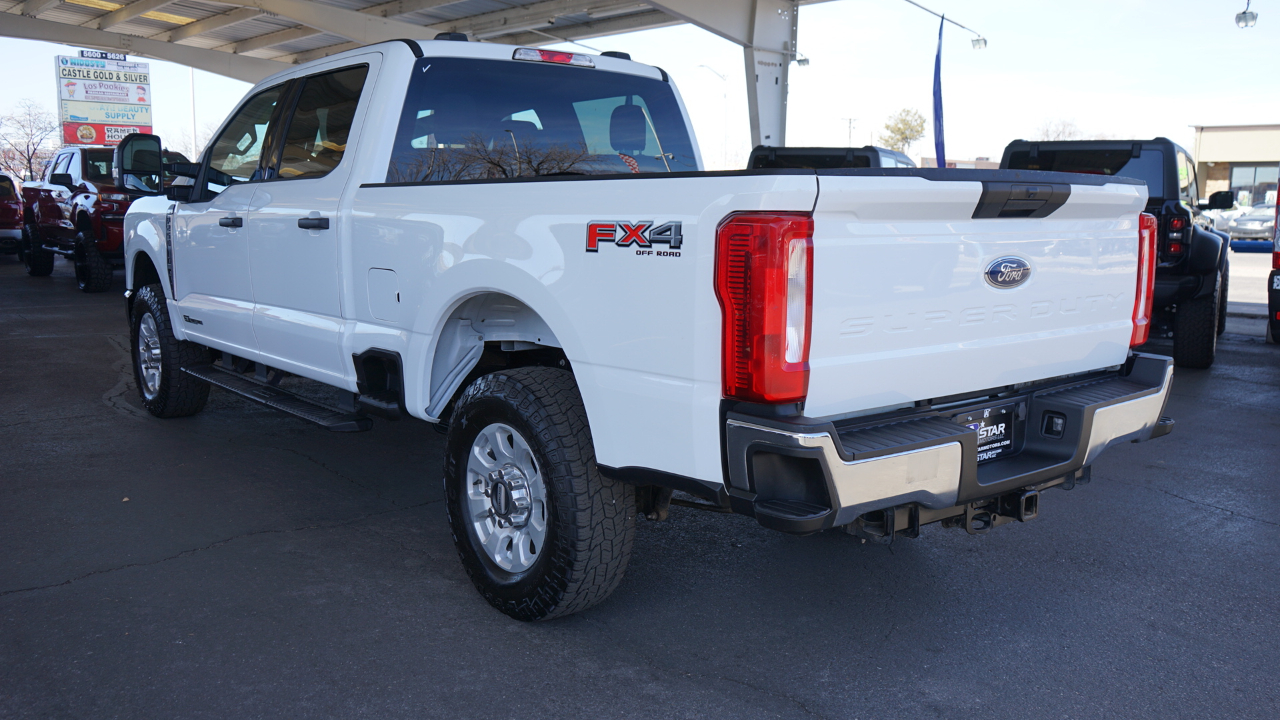 Ford F-250 SD XLT Crew Cab 4WD 2024