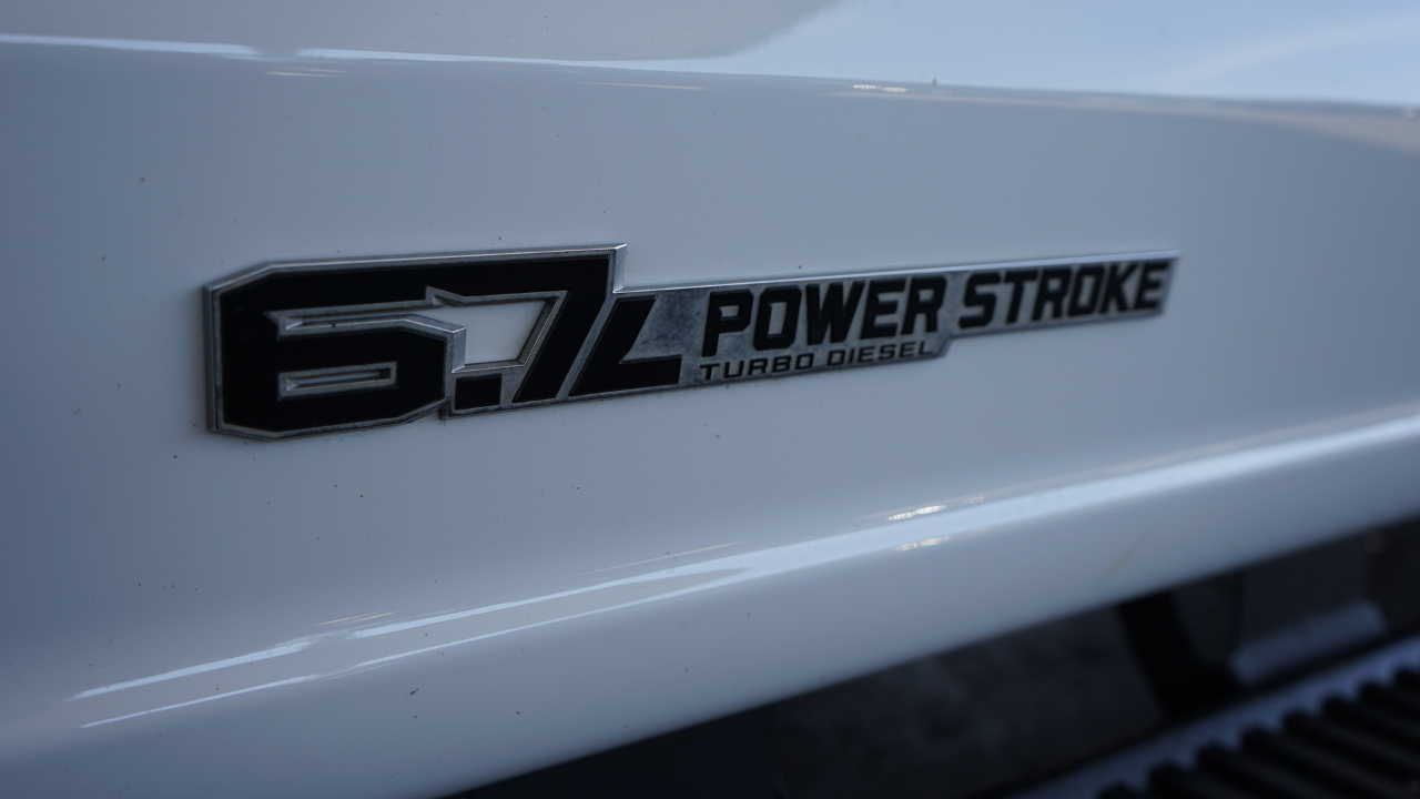 Ford F-250 SD XLT Crew Cab 4WD 2024